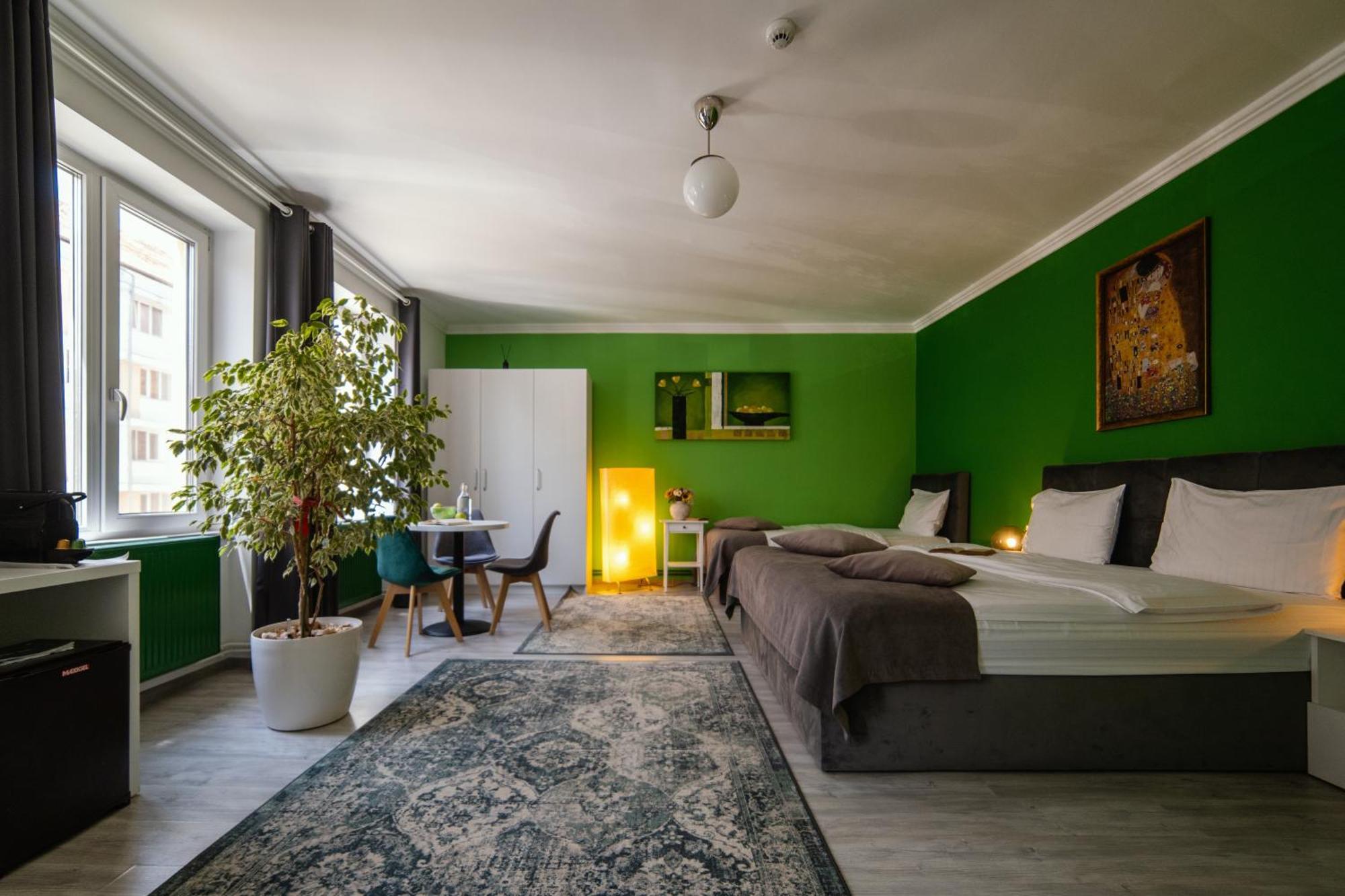 Aparthotel Complex Living Timisoara Esterno foto